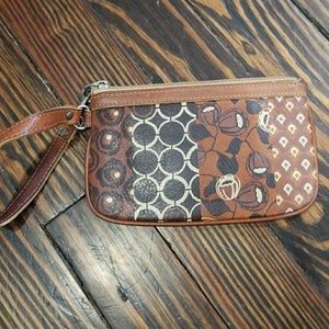 Fossil Clutch